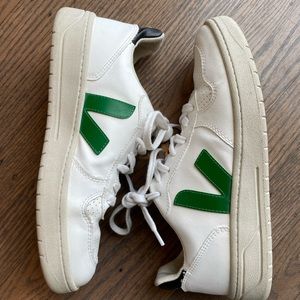 Veja - Women’s Size 9 (EU 40)